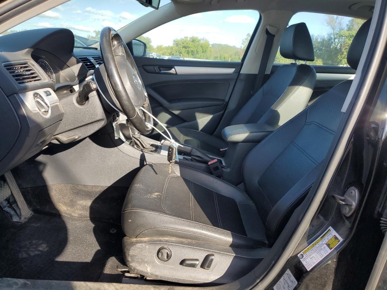 2013 Volkswagen Passat - Image 7