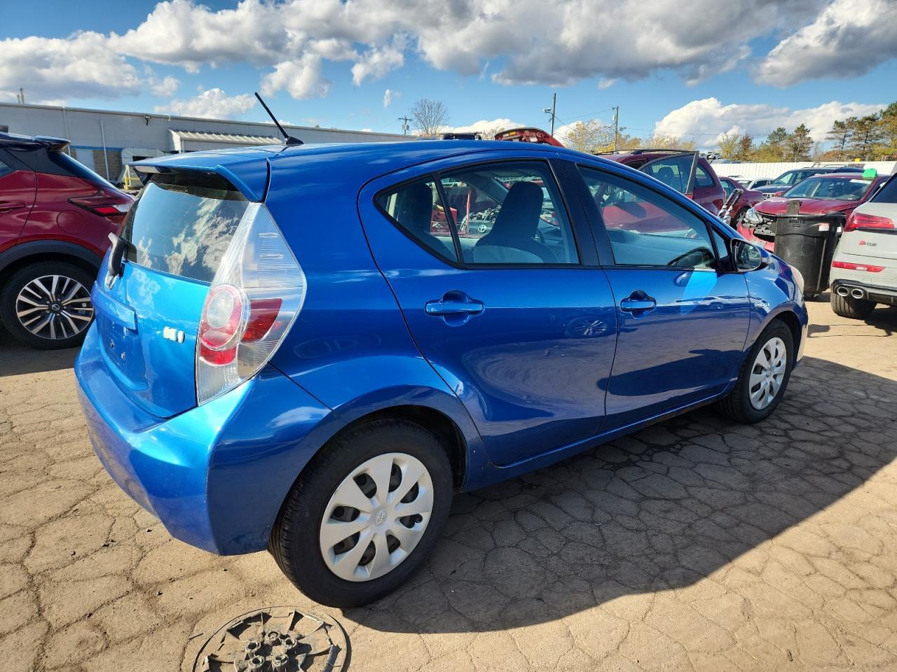 2012 Toyota Prius C One - Image 3