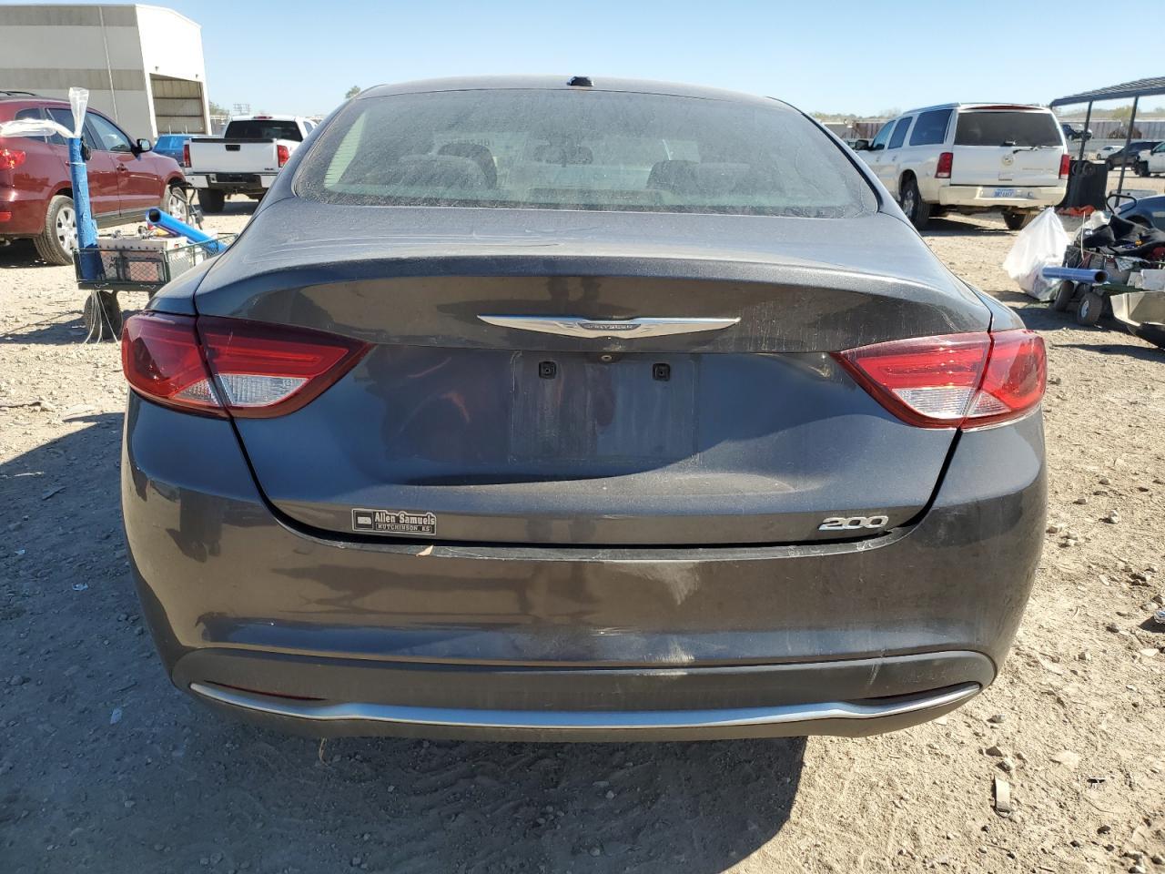 2015 Chrysler 200 Limited - Image 6