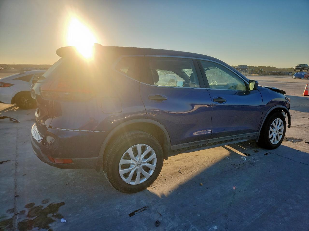 2017 Nissan Rogue S - Image 3