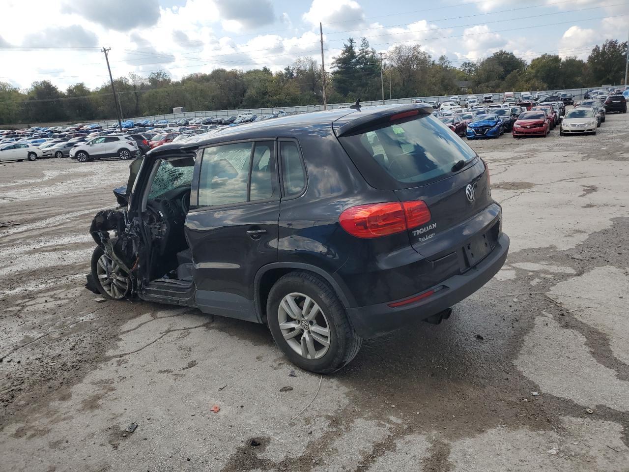 2013 Volkswagen Tiguan S - Фото 2