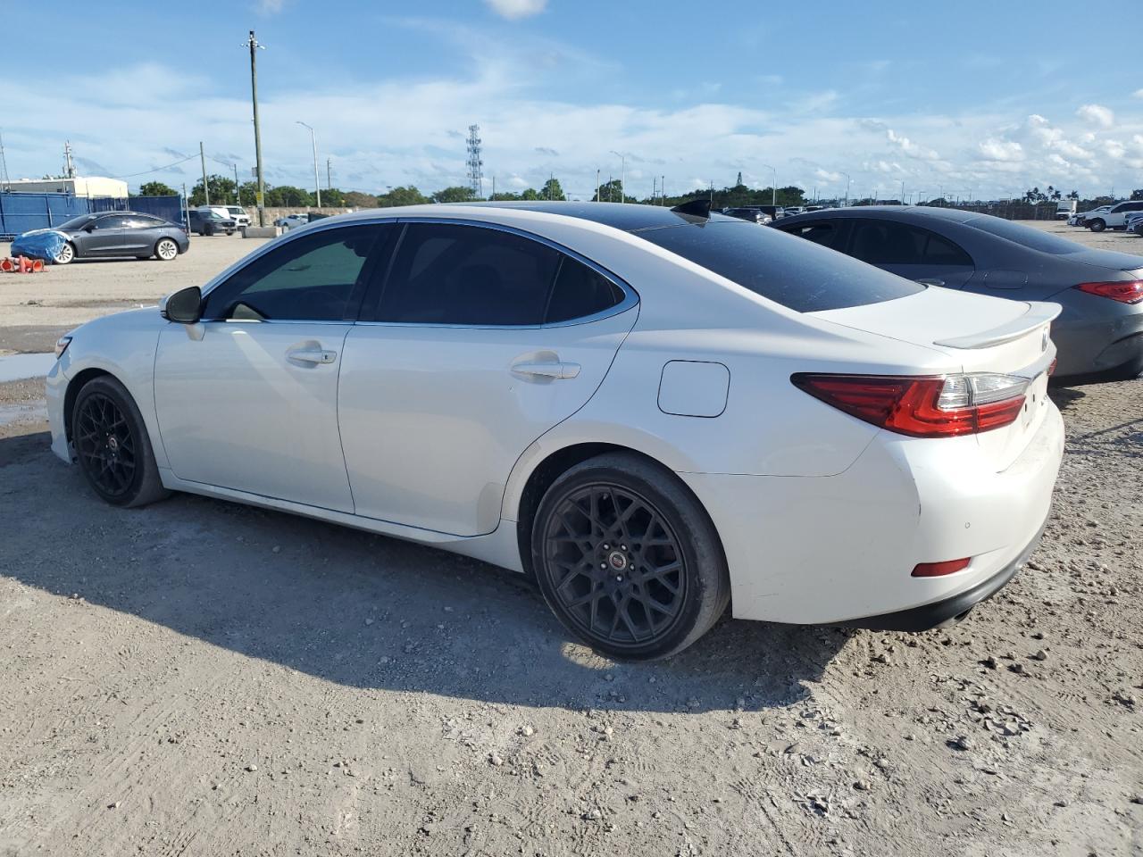 2017 Lexus Es 350 - Фото 2