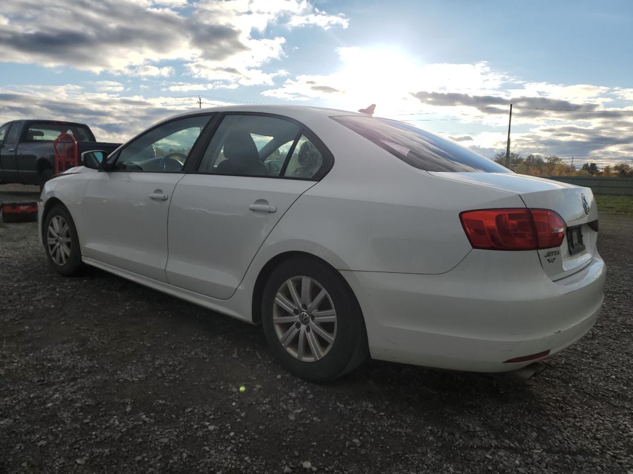 2014 Volkswagen Jetta Se - Image 2