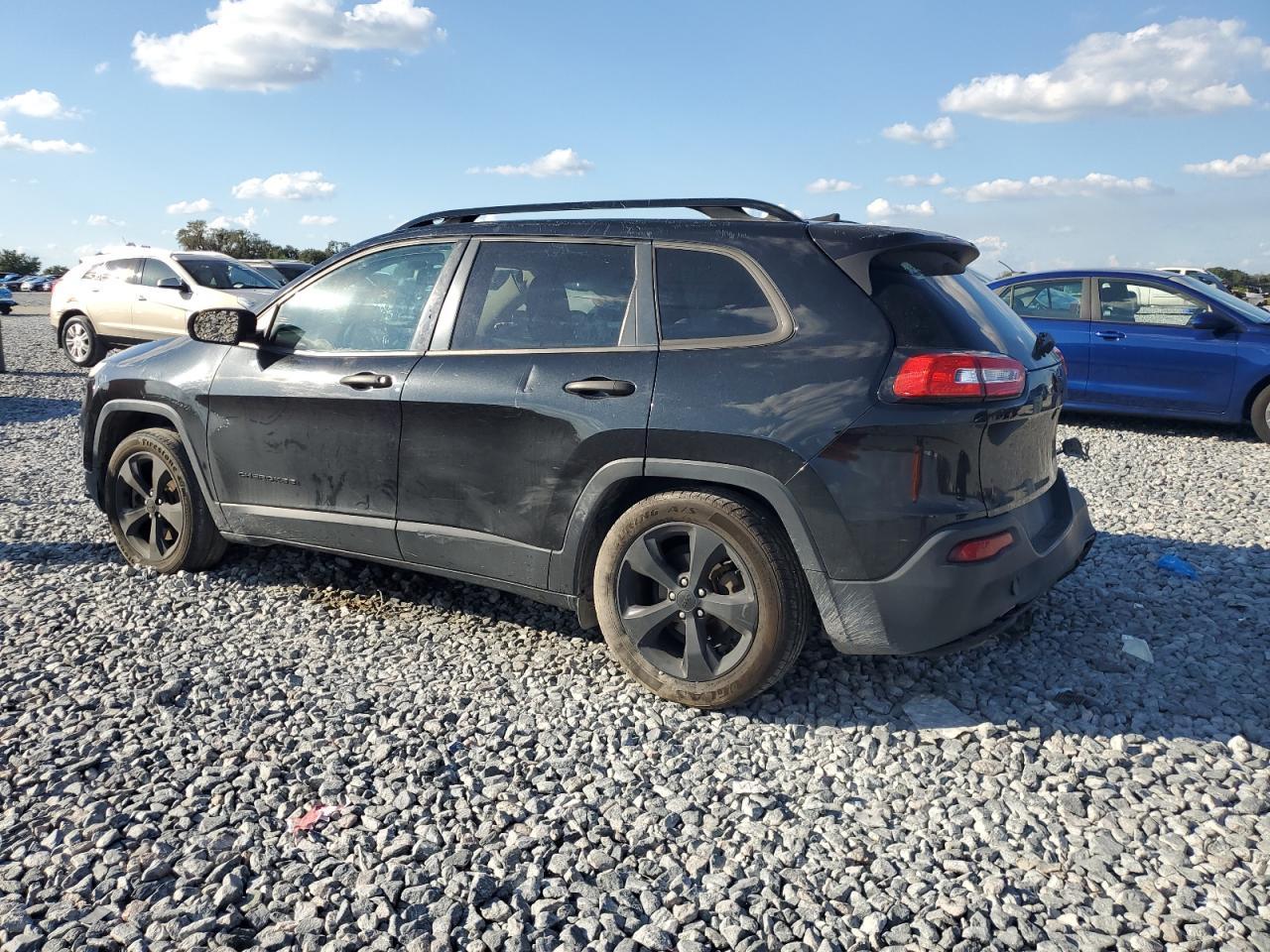 2016 Jeep Cherokee Sport - Фото 2