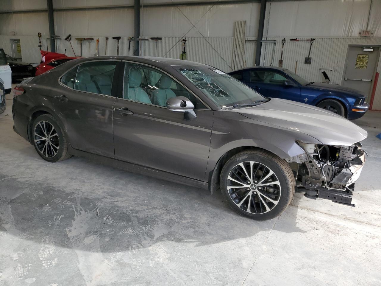2018 Toyota Camry L - Image 4