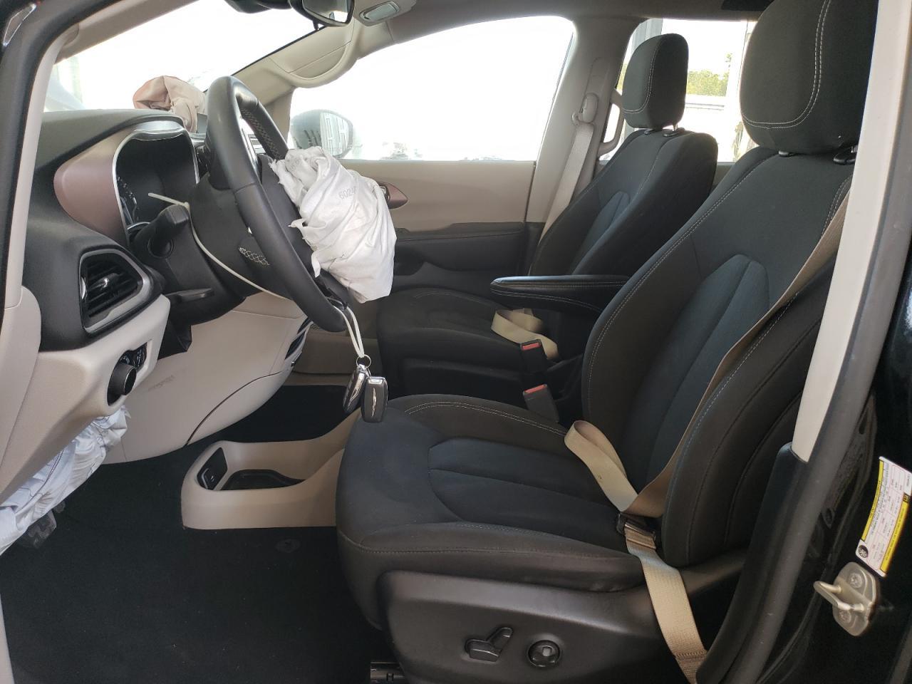 2023 Chrysler Voyager Lx - Image 7