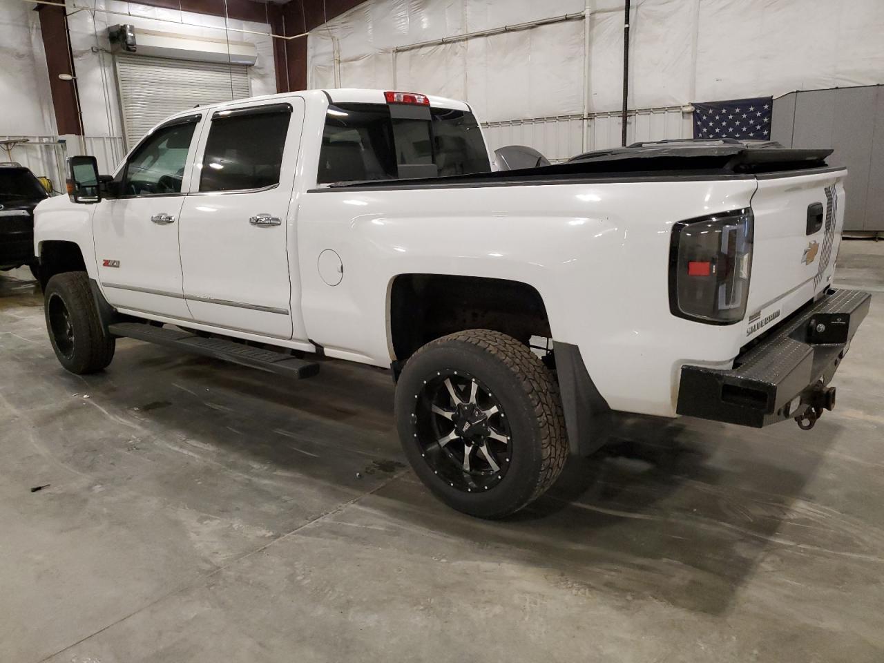 2018 Chevrolet 2500 Hd - Image 2