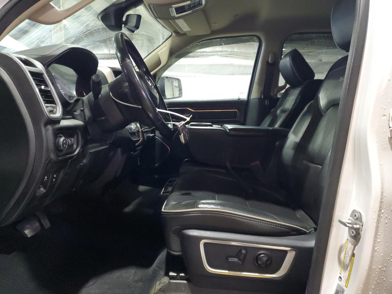 2019 Ram 1500 Laramie - Image 7