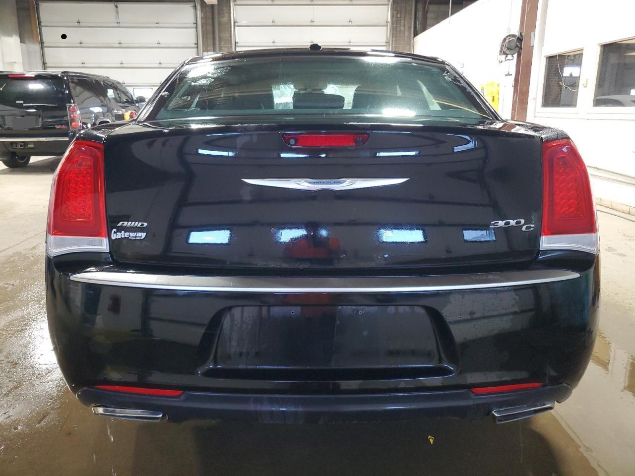 2015 Chrysler 300C Platinum - Image 6