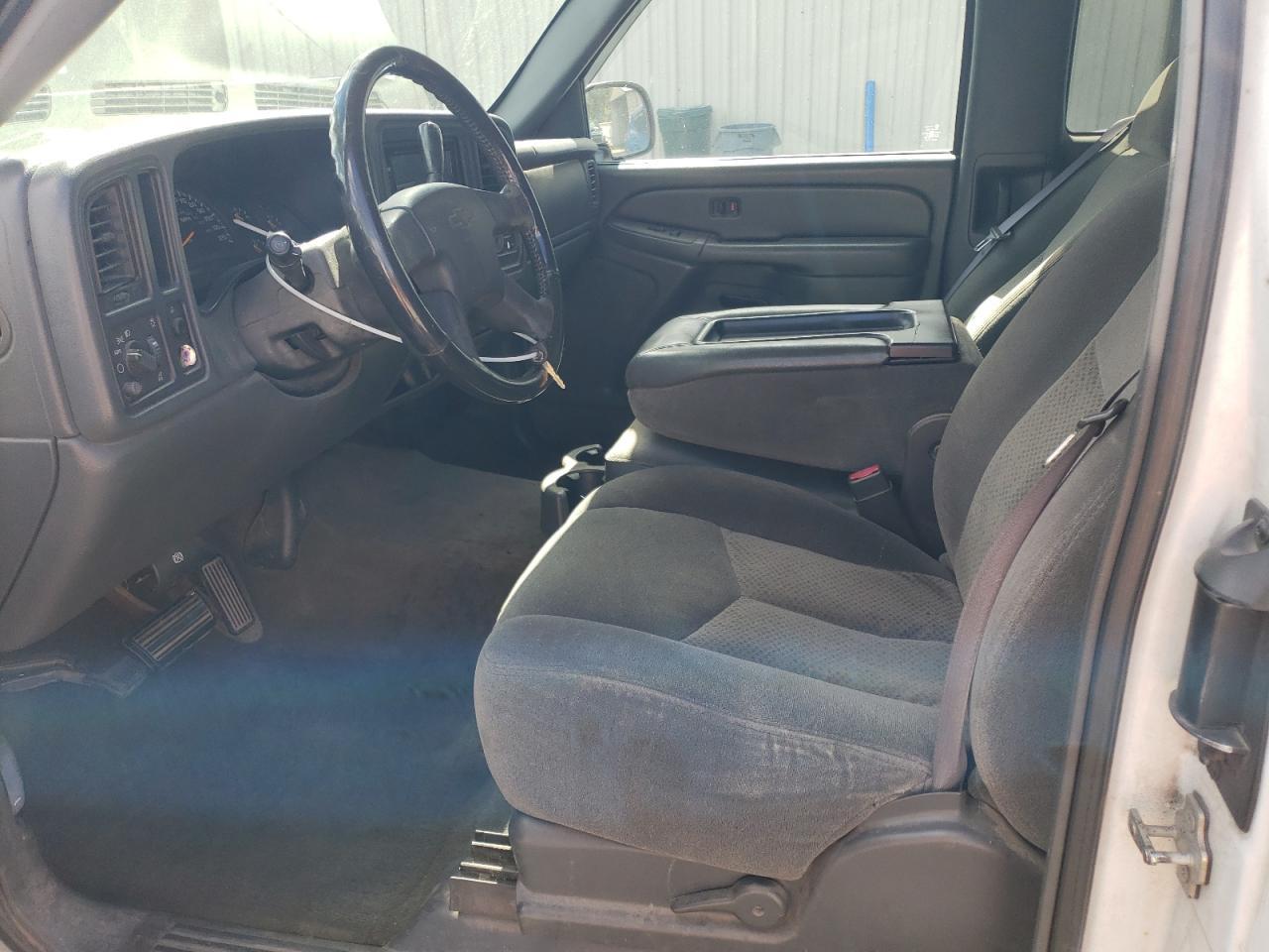 2004 Chevrolet Silverado C1500 - Image 7