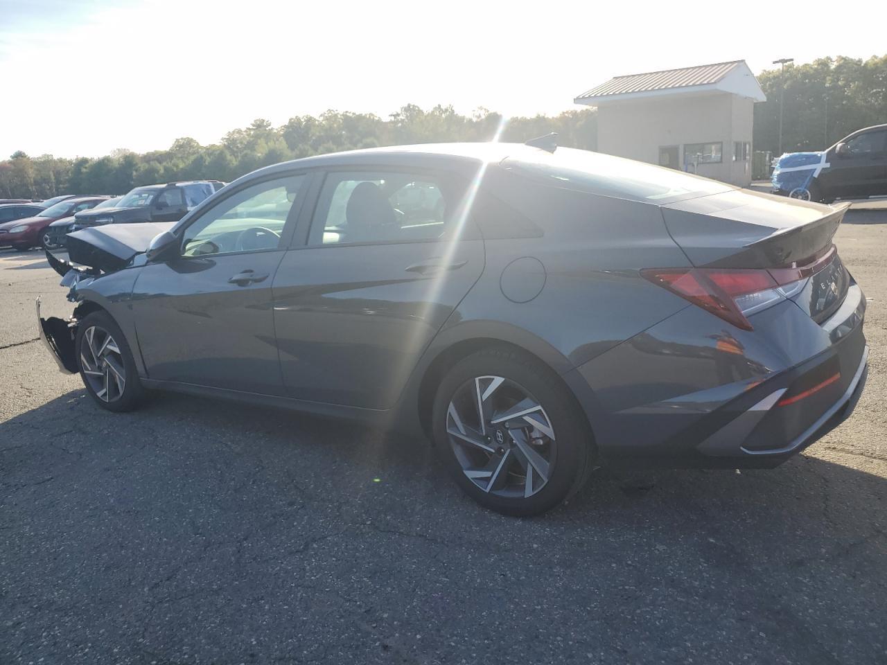 2025 Hyundai Elantra Sel Sport - Фото 2