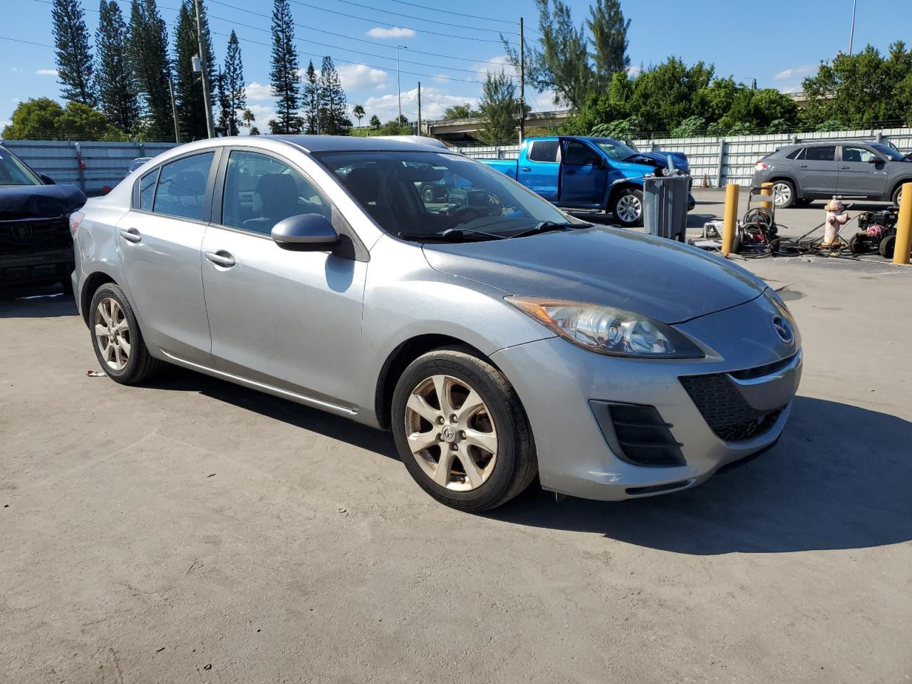 2010 Mazda 3 I - Фото 4