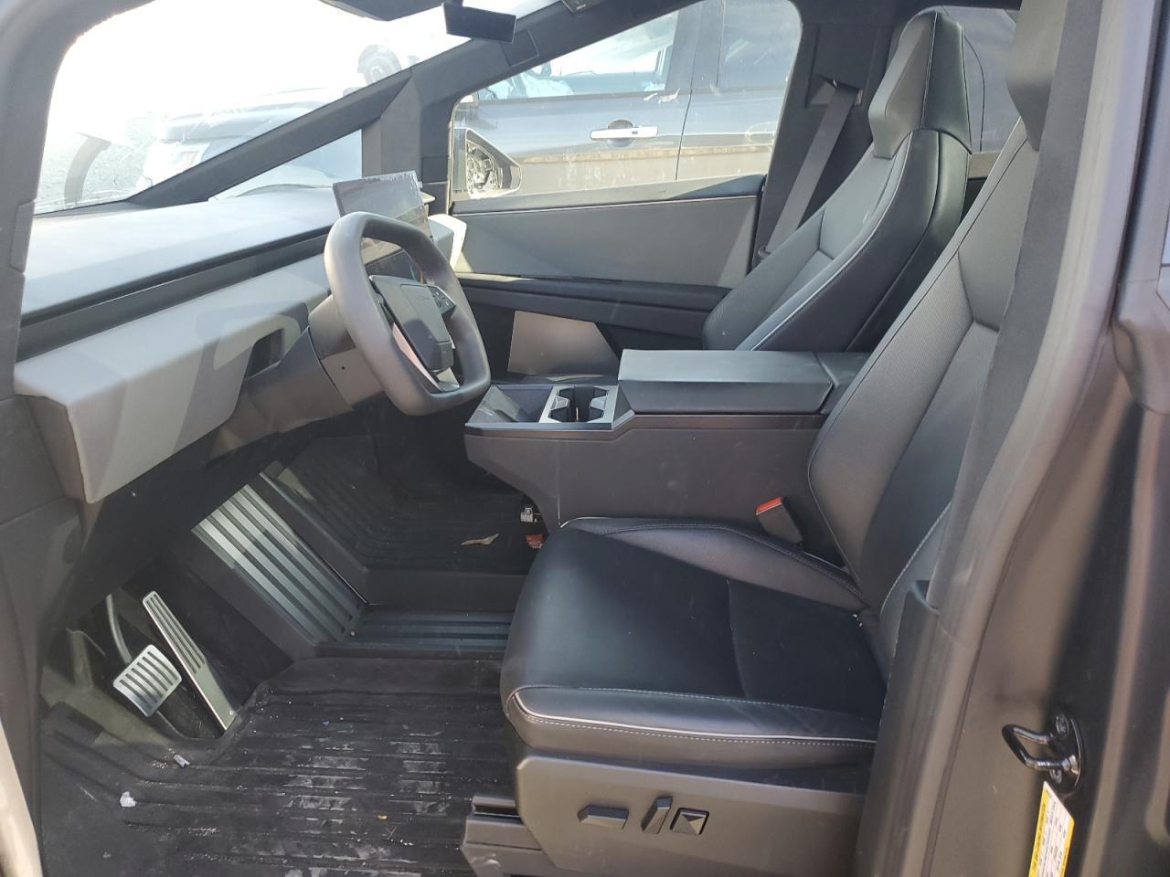 2024 Tesla Cybertruck - Image 7