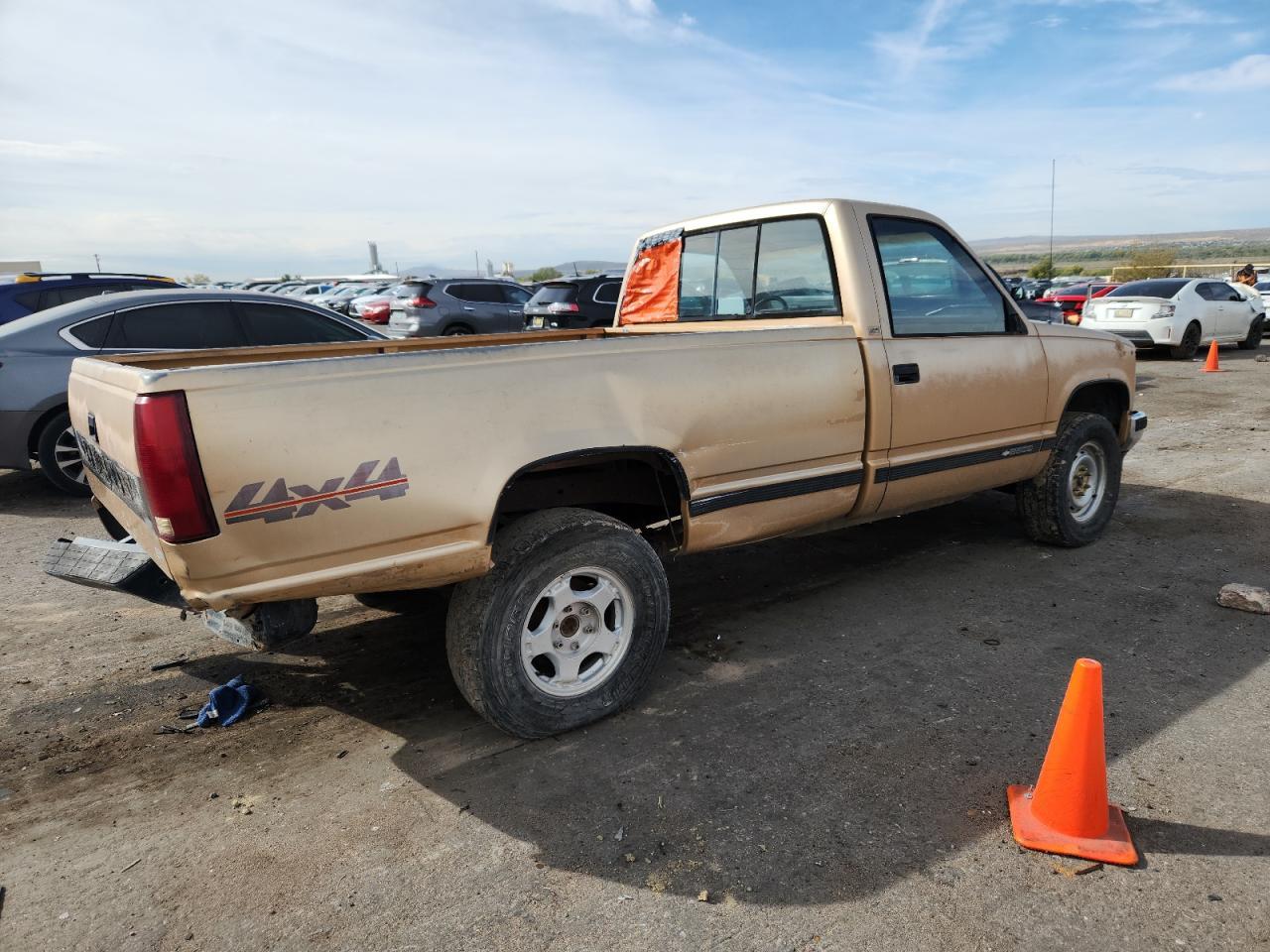 1989 Chevrolet Gmt-400 K2500 - Image 3