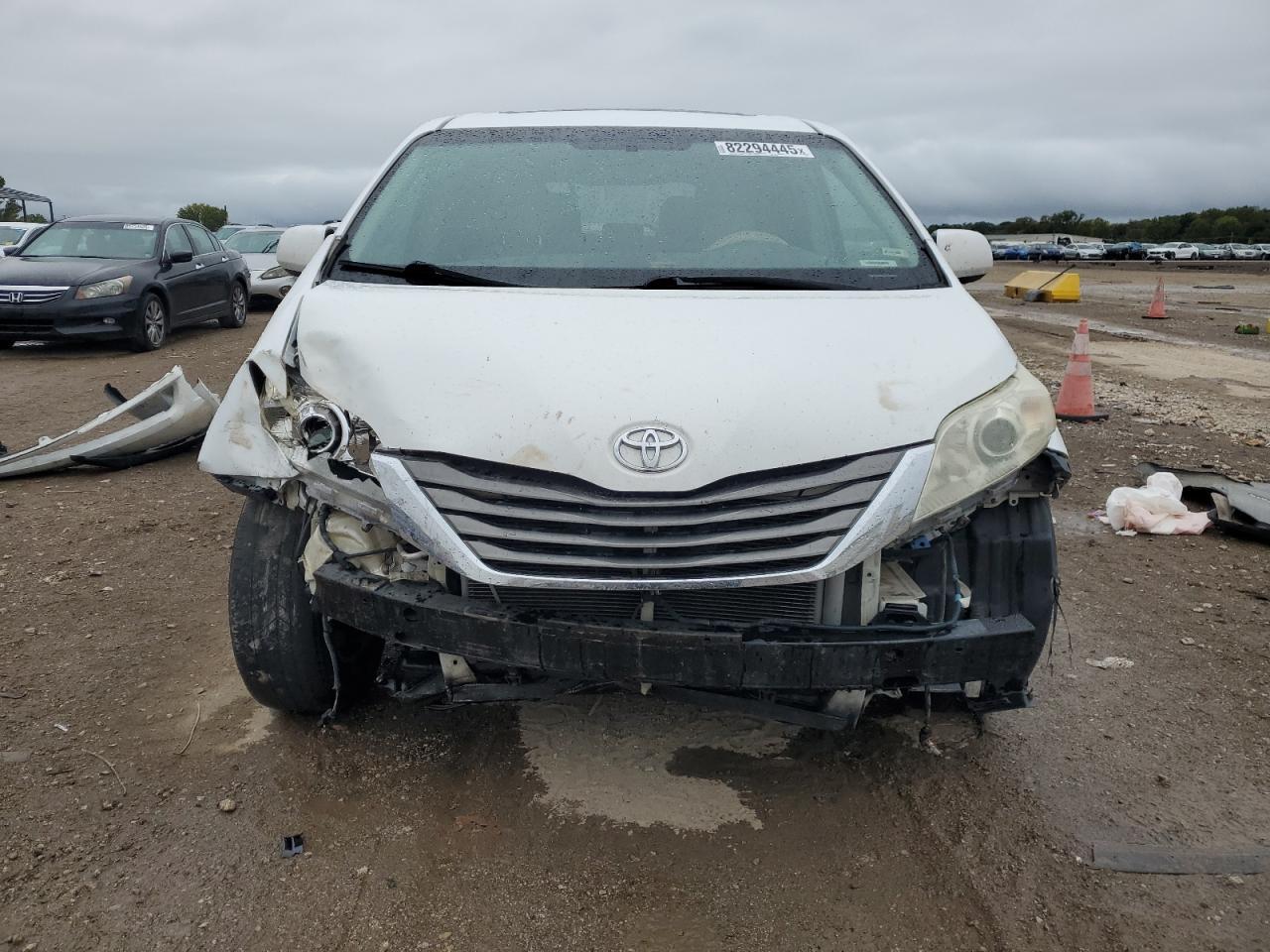 2012 Toyota Sienna Xle 8-Passenger - Фото 5