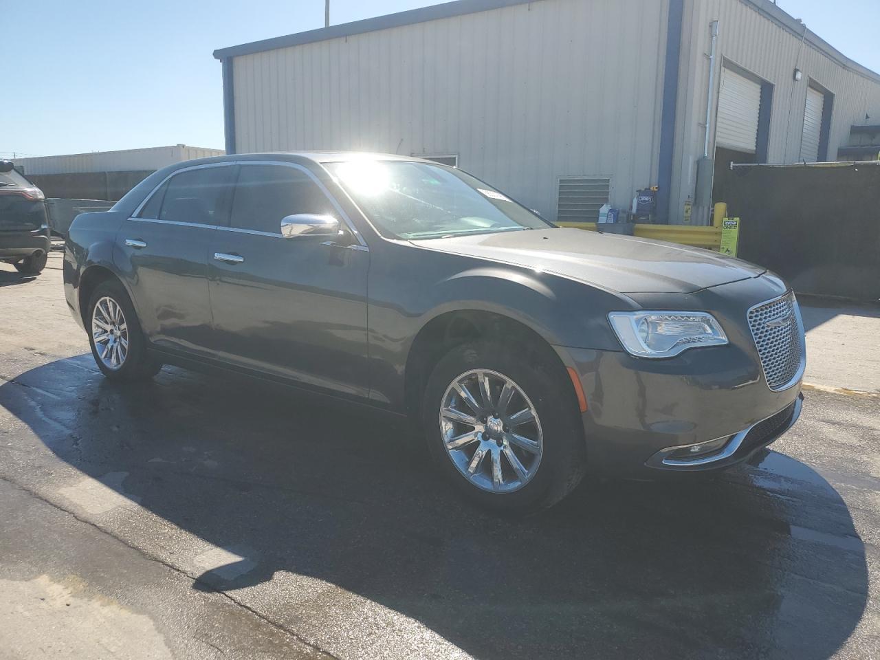 2019 Chrysler 300 Limited - Image 4
