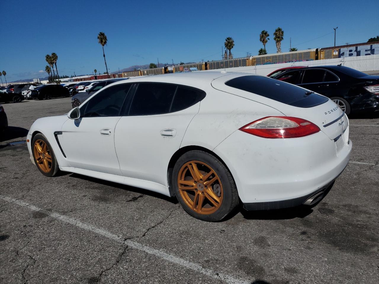 2013 Porsche Panamera 2 - Image 2