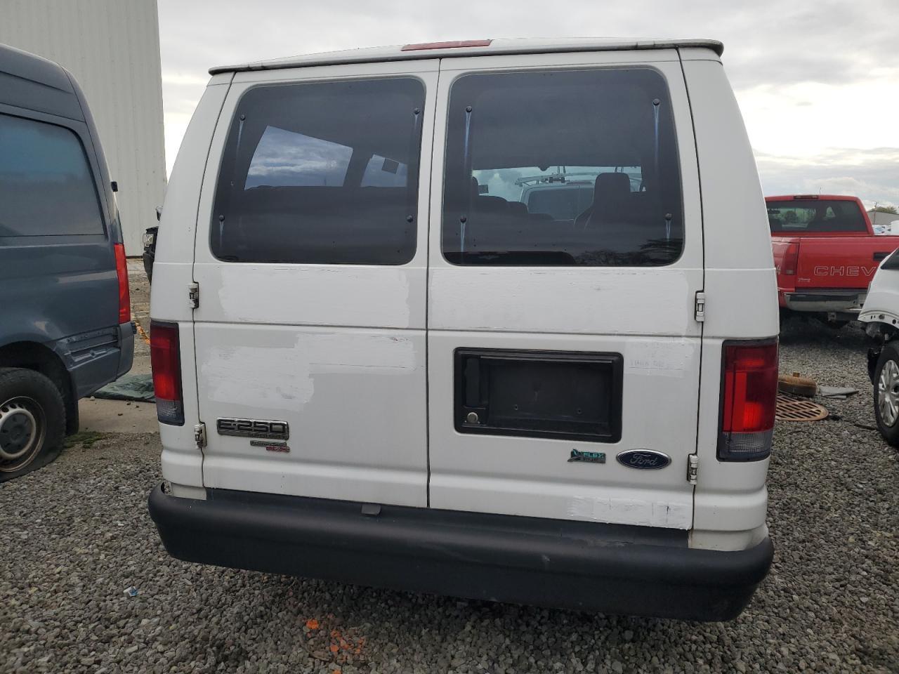 2012 Ford Econoline E250 Van - Image 6