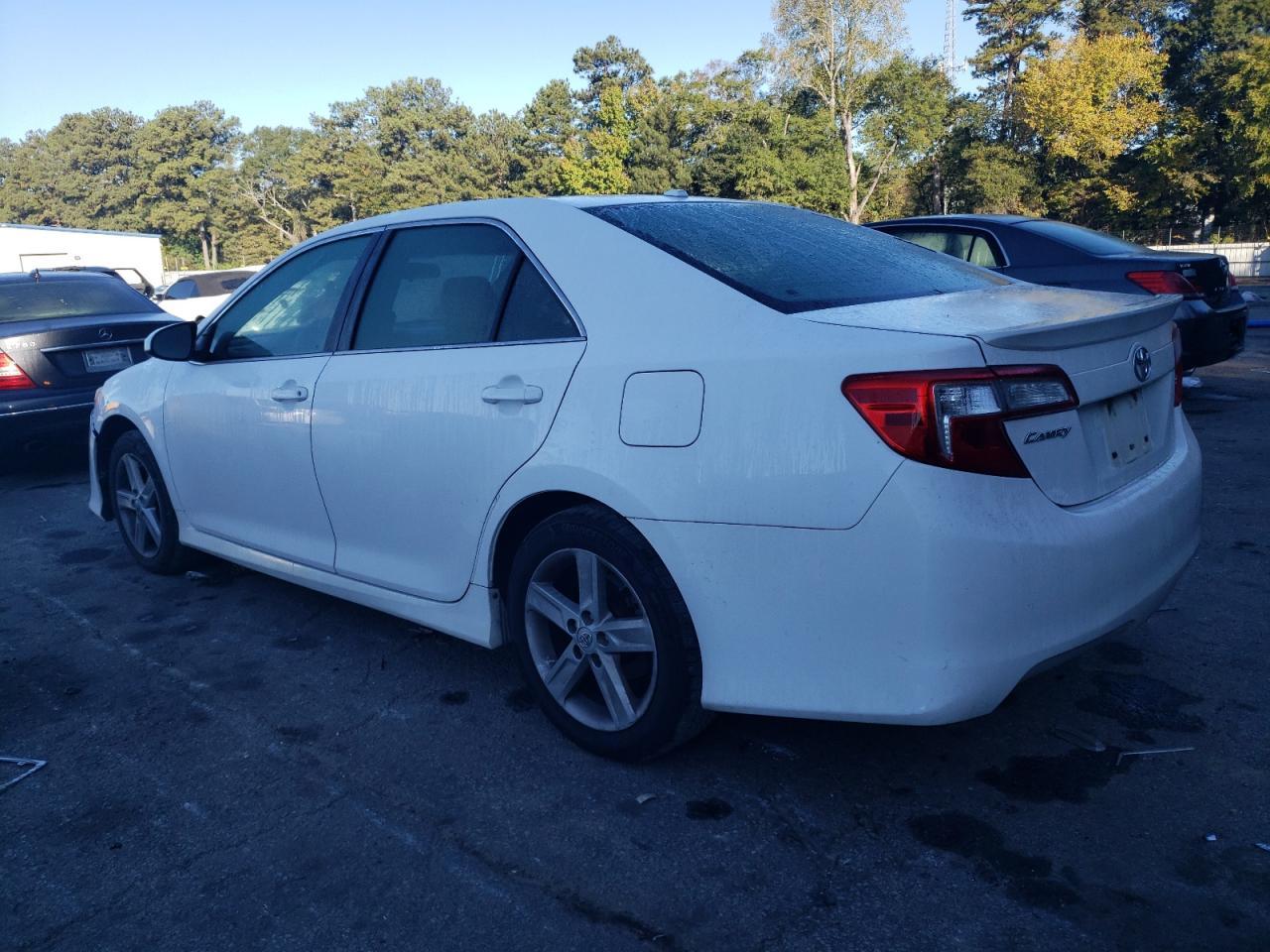 2012 Toyota Camry Base - Фото 2