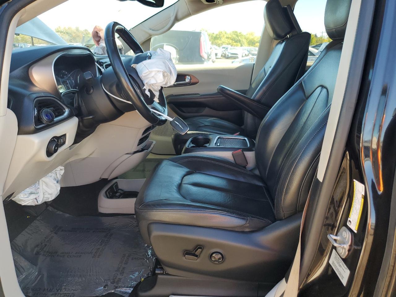 2017 Chrysler Pacifica Touring L Plus - Фото 7