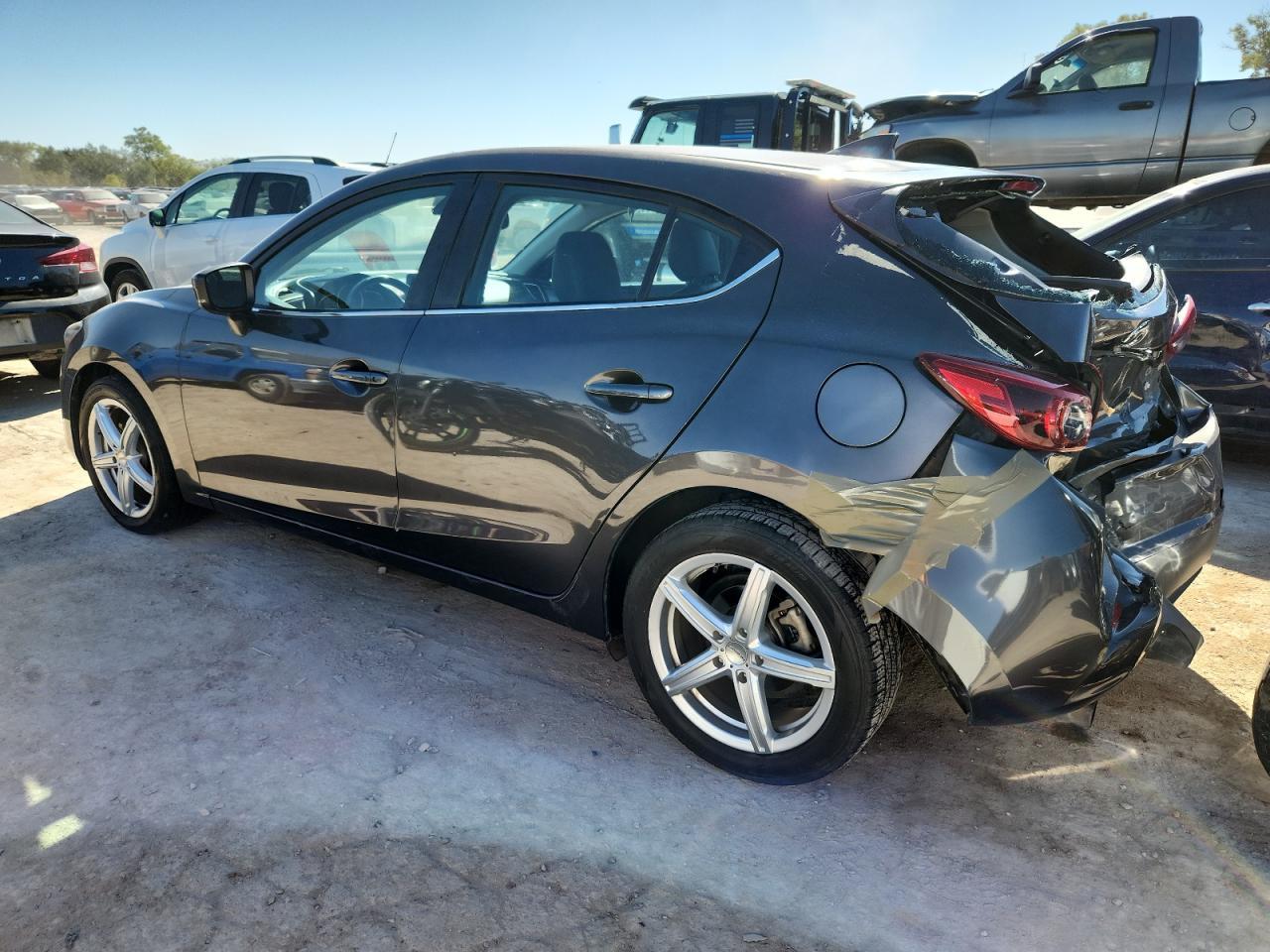 2017 Mazda 3 Grand Touring - Фото 2