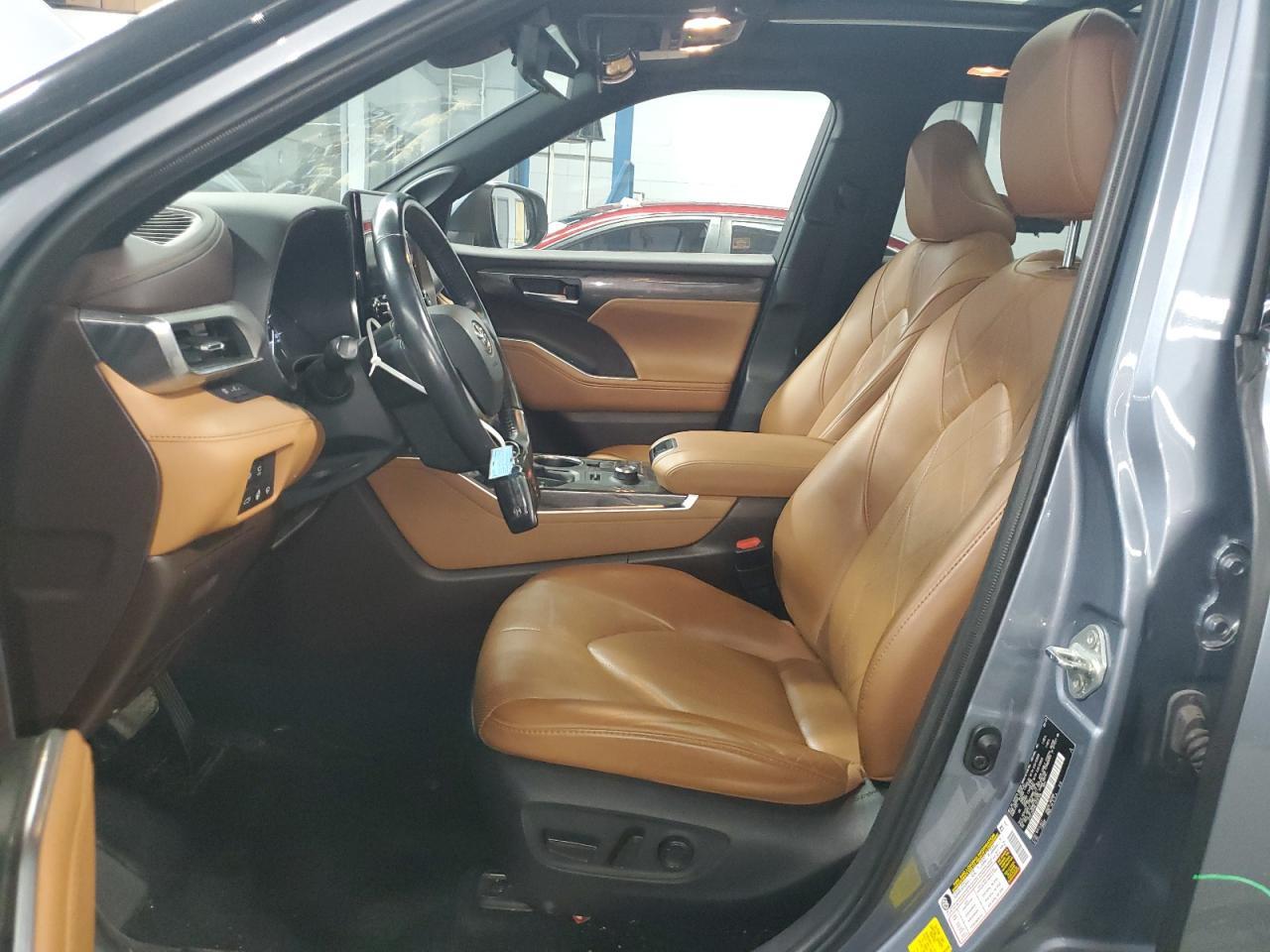 2020 Toyota Highlander Platinum - Фото 7