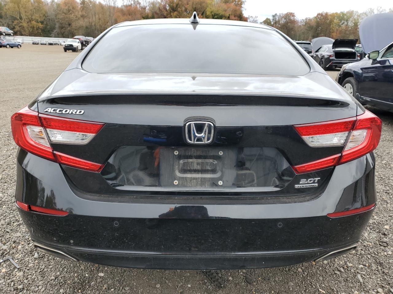 2022 Honda Accord Touring - Image 6