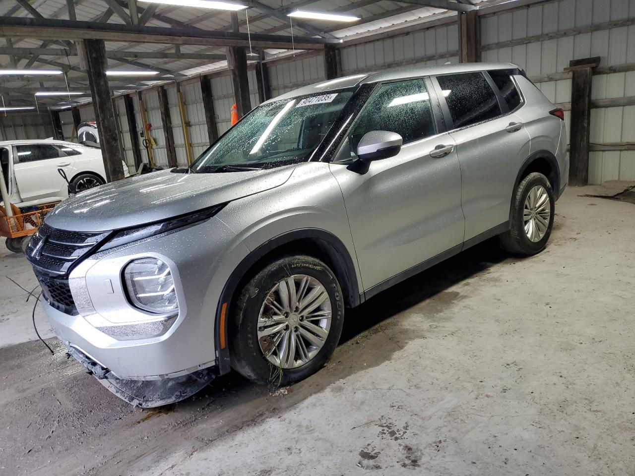 2024 Mitsubishi Outlander Es