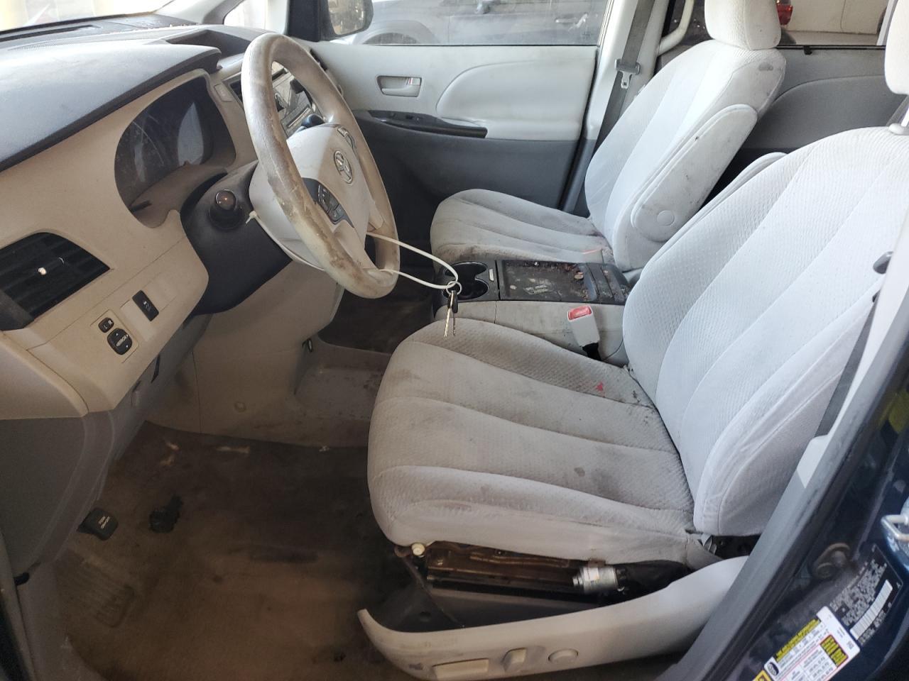 2011 Toyota Sienna Le - Фото 7