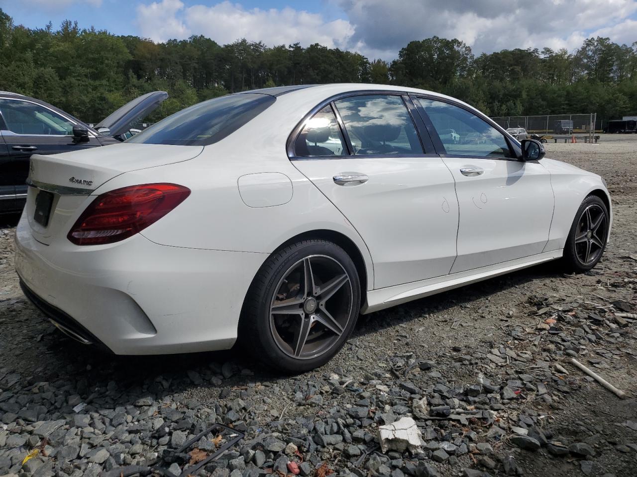 2017 Mercedes-Benz C 300 4Matic - Фото 3