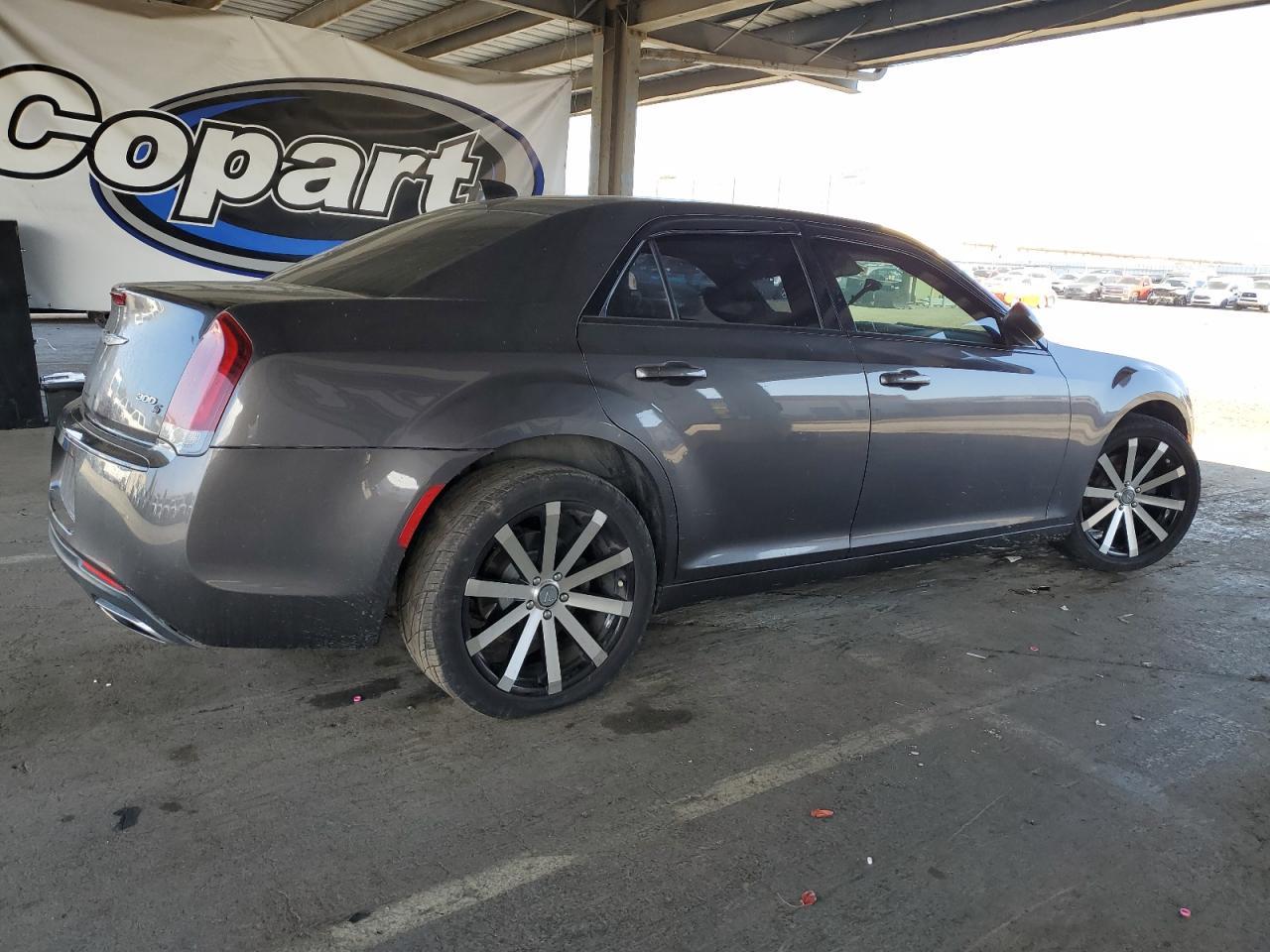 2018 Chrysler 300 S - Image 3