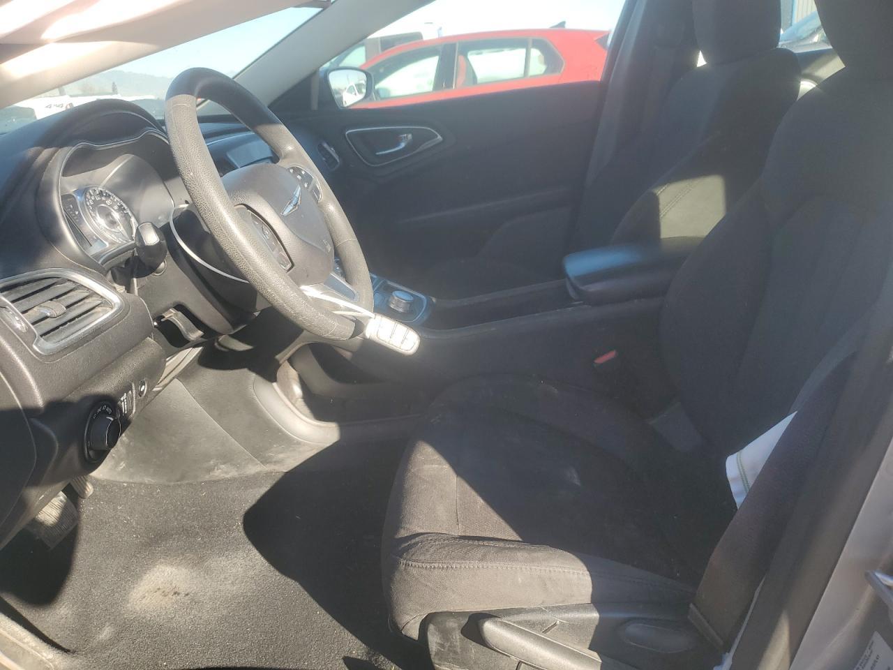 2015 Chrysler 200 Limited - Фото 7