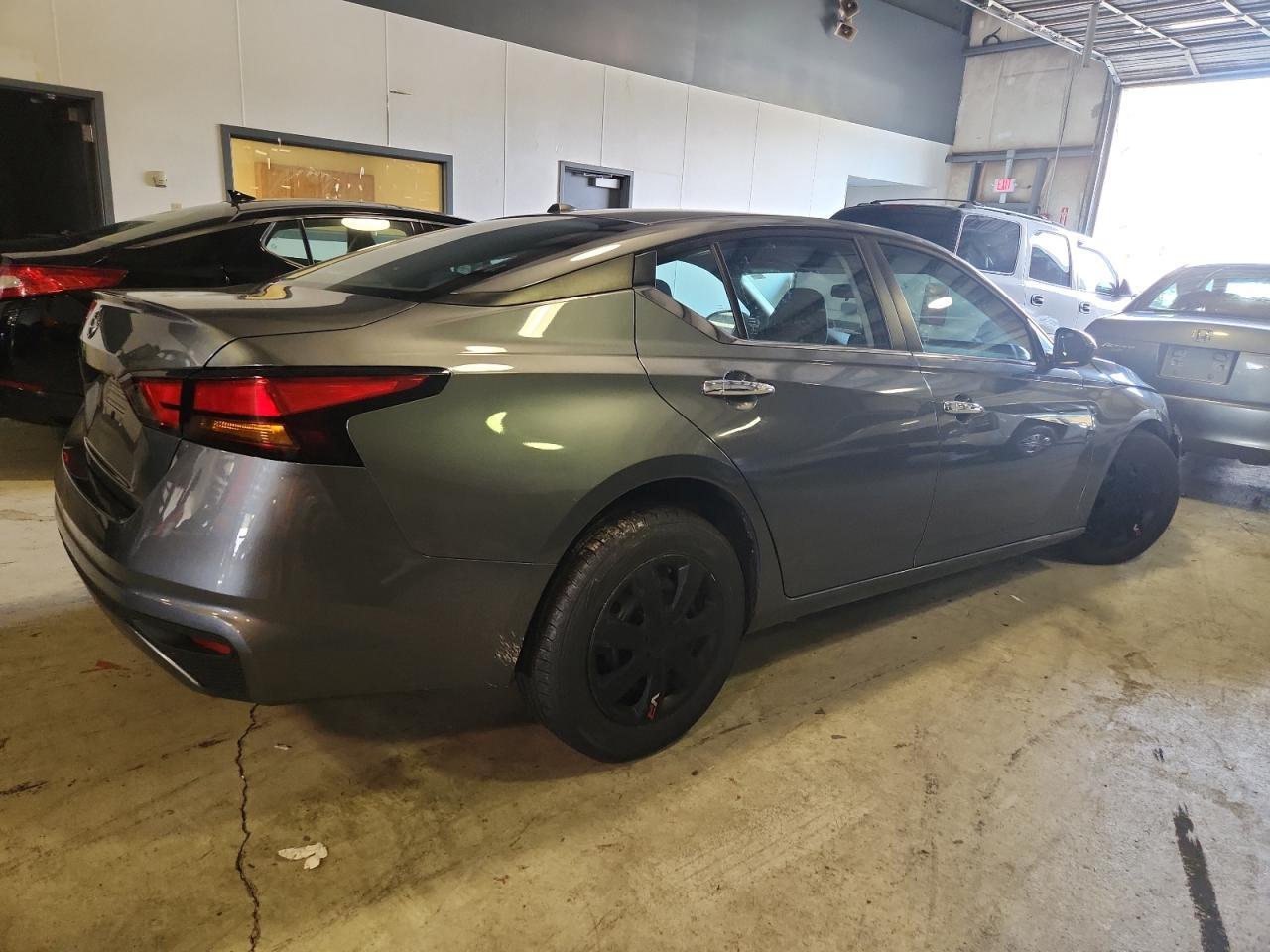 2020 Nissan Altima 2.5 S - Image 3