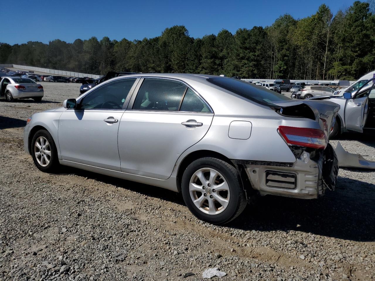 2011 Toyota Camry Base - Фото 2