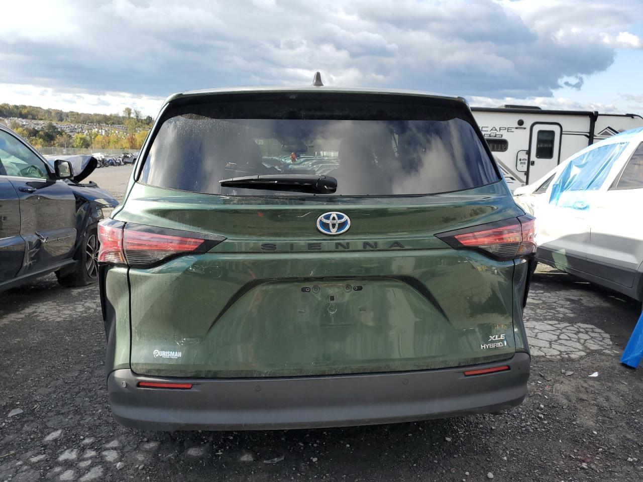 2022 Toyota Sienna Xle - Image 6