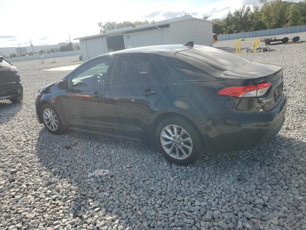 2021 Toyota Corolla Le - Image 2