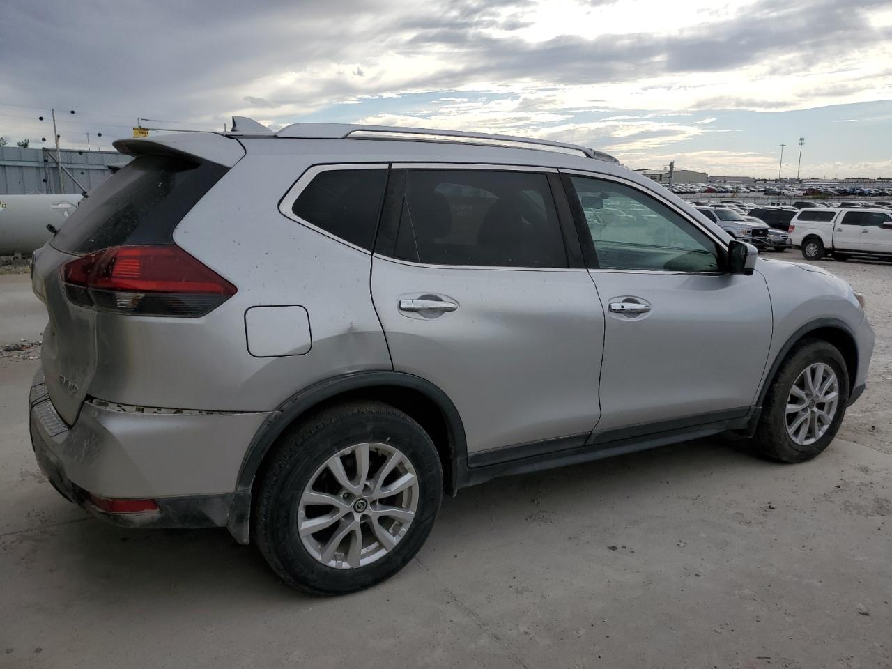 2018 Nissan Rogue S - Image 3