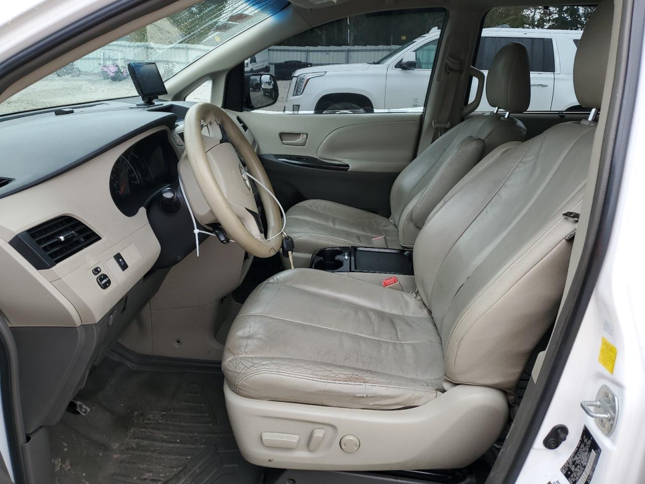 2011 Toyota Sienna Le - Фото 7