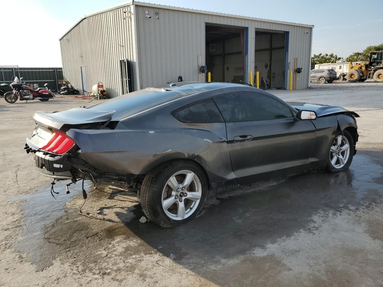 2019 Ford Mustang - Image 3