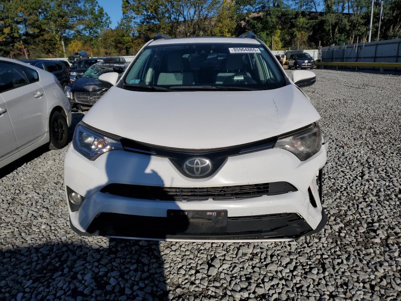 2017 Toyota Rav4 Xle - Image 5