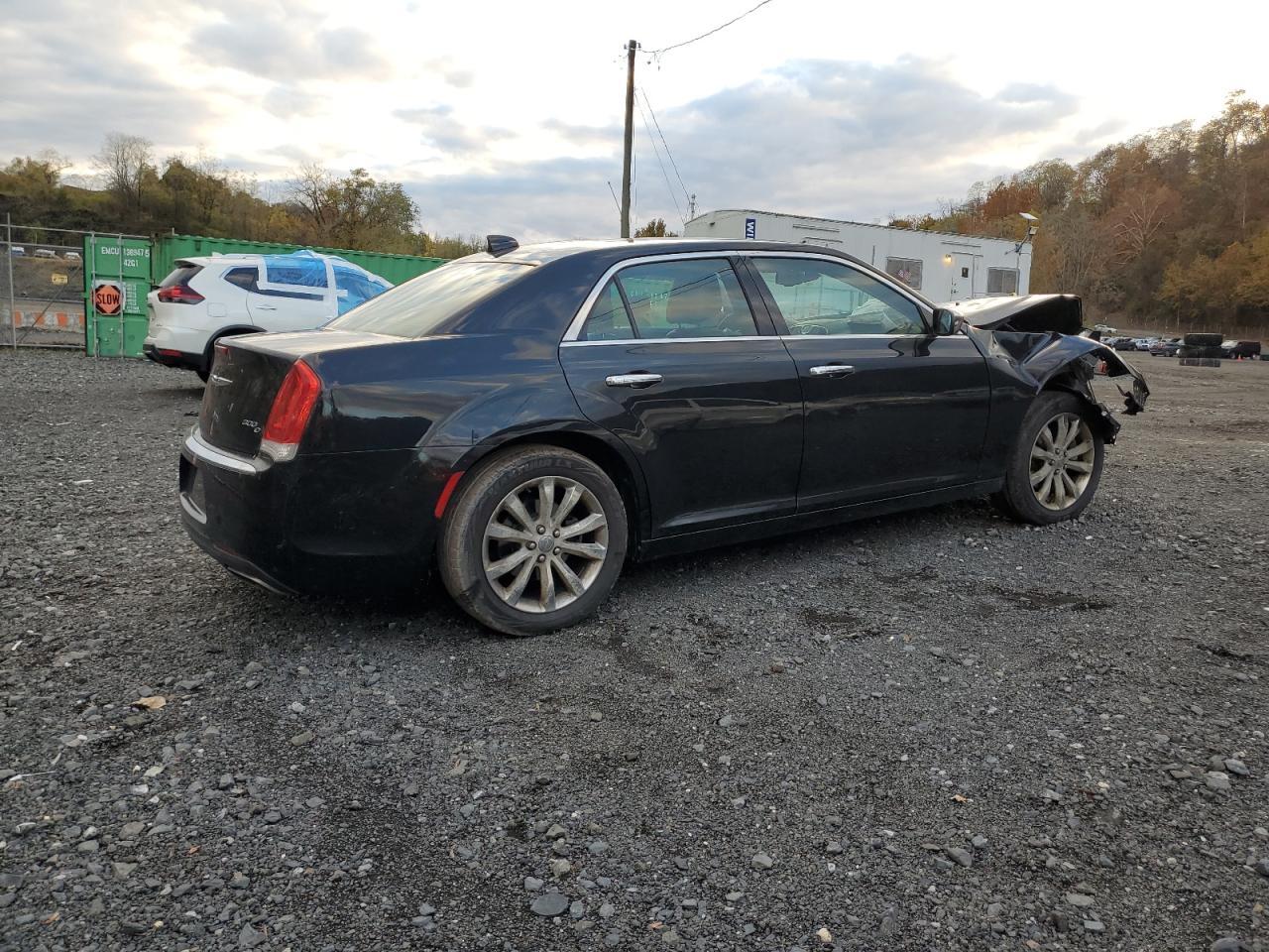 2015 Chrysler 300C - Фото 3
