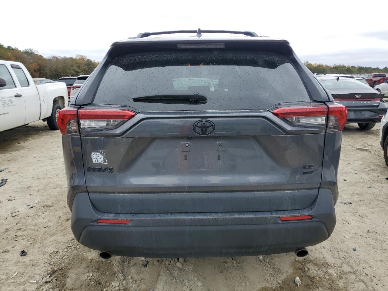 2020 Toyota Rav4 Le - Фото 6