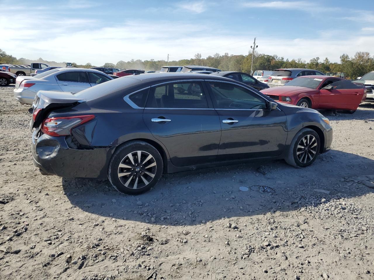 2018 Nissan Altima 2.5 - Image 3