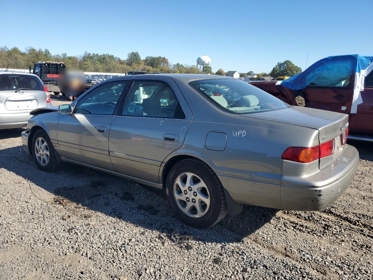 2001 Toyota Camry Ce - Фото 2