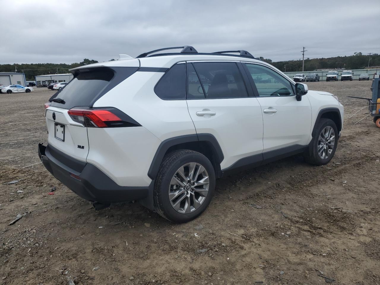 2024 Toyota Rav4 Xle Premium - Image 3