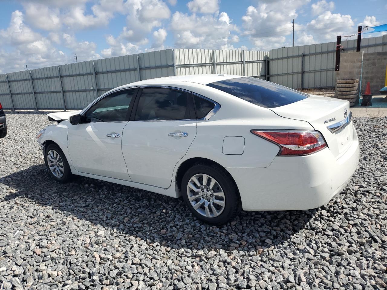 2015 Nissan Altima 2.5 - Фото 2