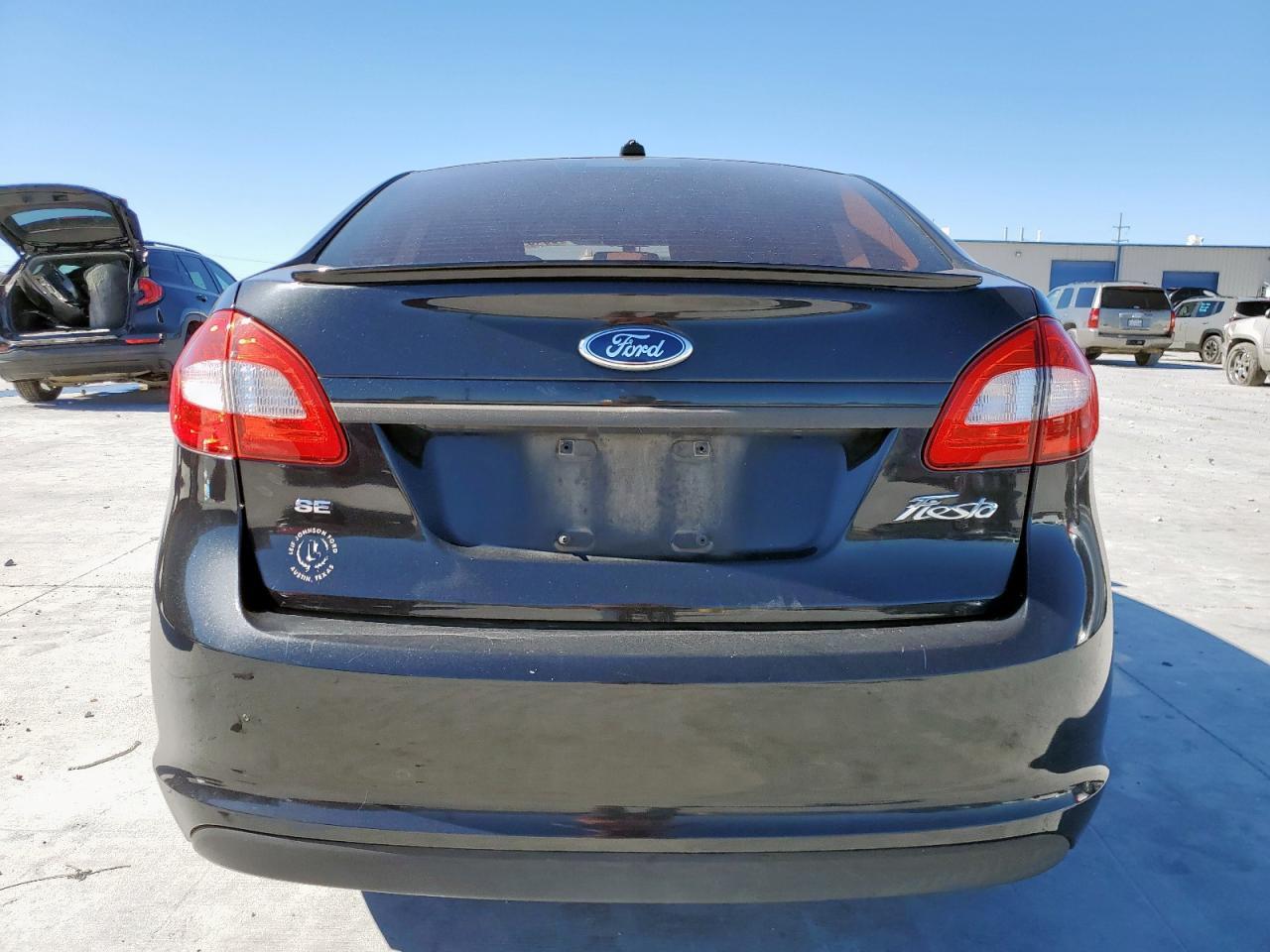 2013 Ford Fiesta Se - Фото 6