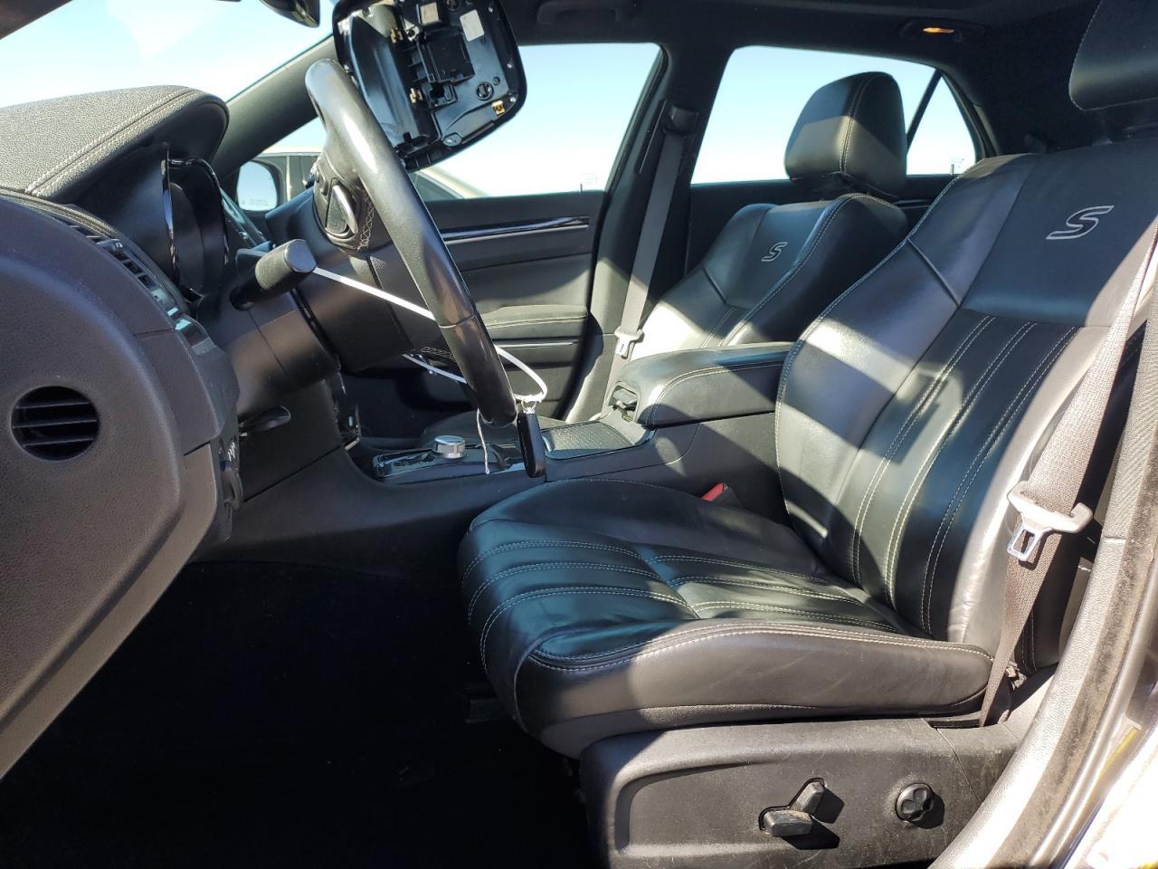 2019 Chrysler 300 S - Image 7