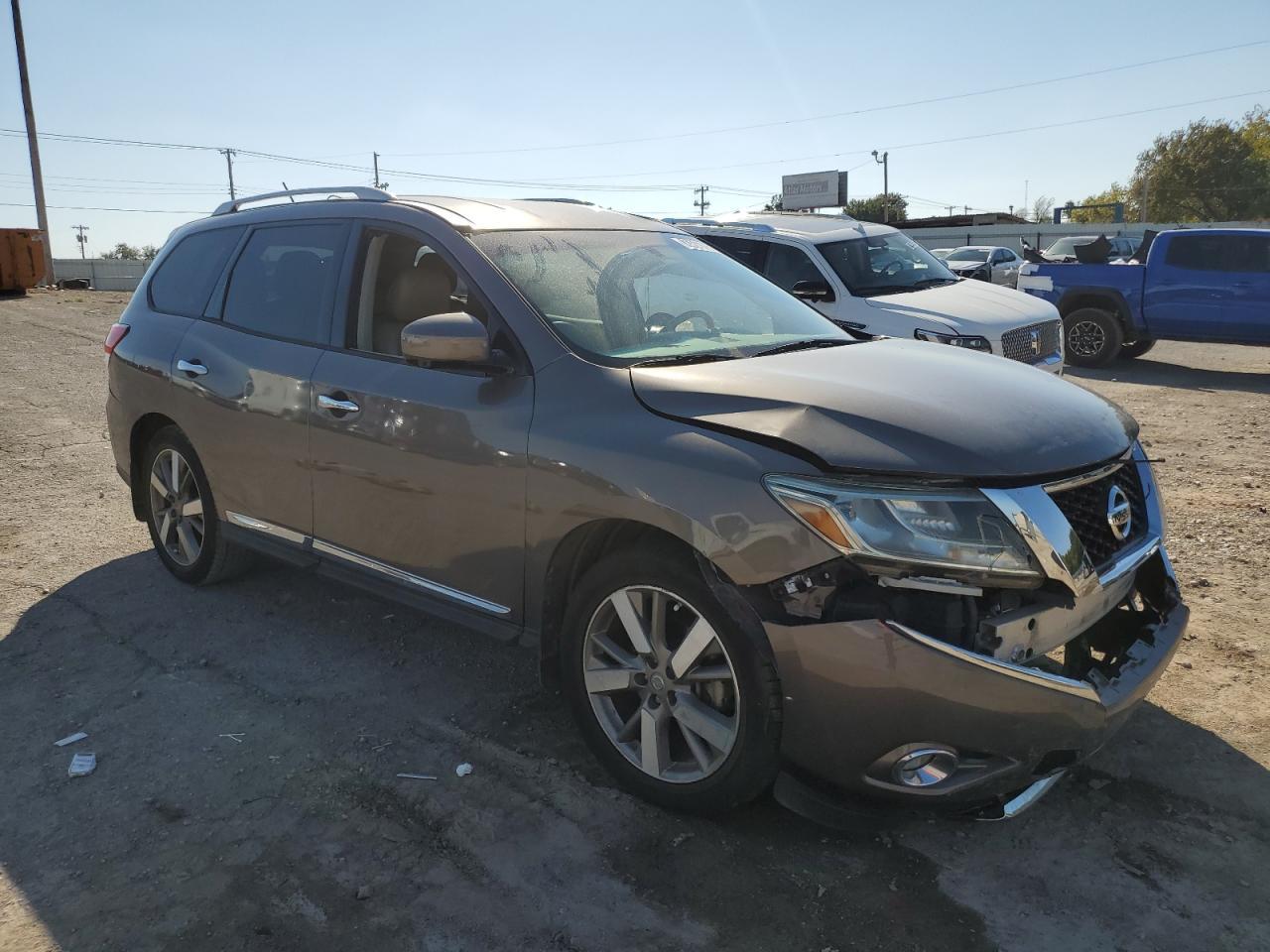 2014 Nissan Pathfinder S - Image 4