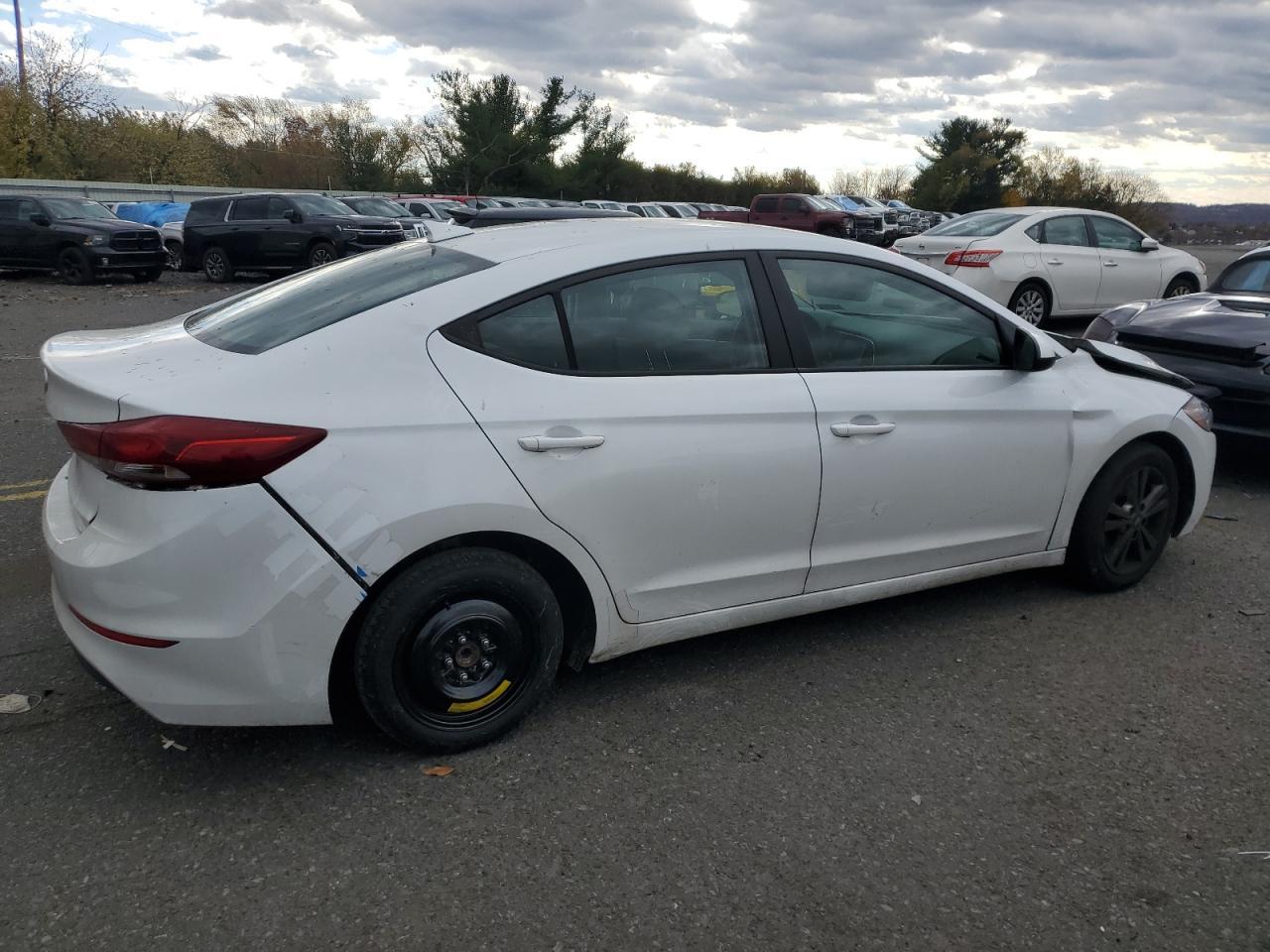 2017 Hyundai Elantra Se - Фото 3